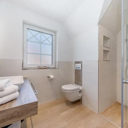 Haus Kuestenkind 度假居 *
